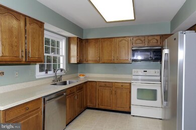 7809 Flagstone Ct, Ellicott City, MD 21043 - photo 7