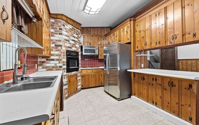 351 NW Gwen Lake Ave, Lake City, FL 32055 - photo 2