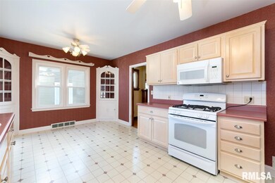 2505 Wilkes Ave, Davenport, IA 52804 - photo 7