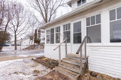 1013 W 20th St, Cedar Falls, IA 50613 - photo 5