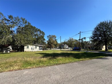 700 College St, Conroe, TX 77301 - photo 2