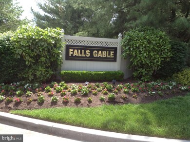 2322 Falls Gable Ln unit J, Baltimore, MD 21209 - photo 2