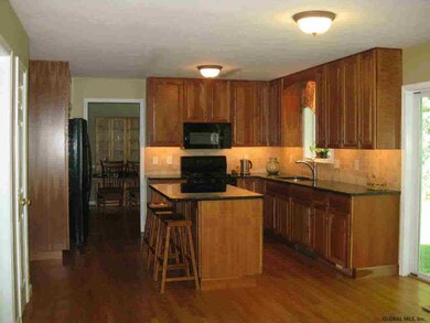 47 Cobble Hill Dr, Gansevoort, NY 12831 - photo 4