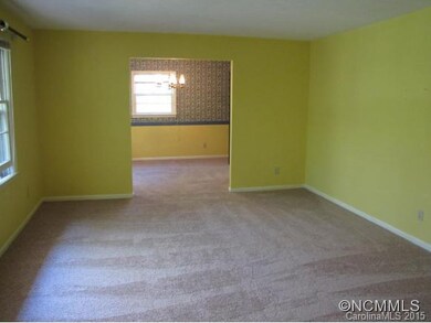 39 Fieldcrest Cir, Asheville, NC 28806 - photo 4