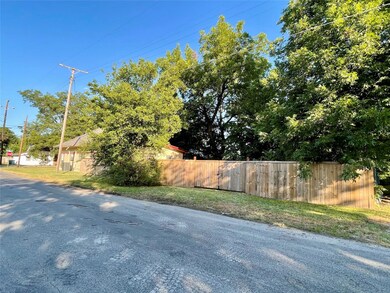 1502 S Walnut St, Sherman, TX 75090 - photo 3