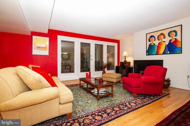 1040 Deer Ridge Dr unit 405, Baltimore, MD 21210 - photo 3