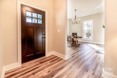 616 Cherry St, Statesville, NC 28677 - photo 5