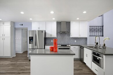 12_2607EBeekmanPlPhoenix9_mls