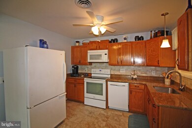 8409 Echo Dr, Pasadena, MD 21122 - photo 7