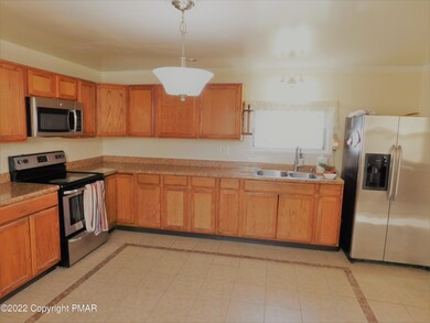 210 E Jackson St, McAdoo, PA 18237 - photo 4