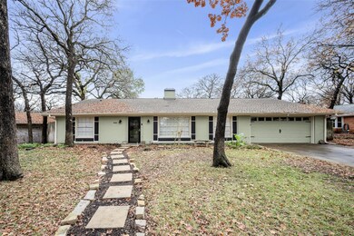 837 Wheelwood Dr, Hurst, TX 76053 - photo 2