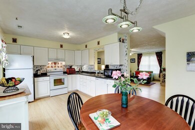 18634 Winding Creek Place, Germantown, MD 20874 - photo 7