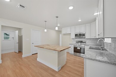 825 W Walker St, Denison, TX 75020 - photo 7