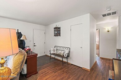 402S46thAve-5