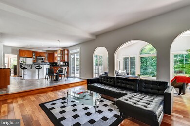 9617 Chathams Ford Dr, Vienna, VA 22182 - photo 5