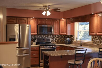 1 Stock Ave, Kingston, PA 18704 - photo 5