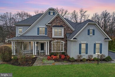 8905 Laurel Overlook Dr, Lorton, VA 22079 - photo 3