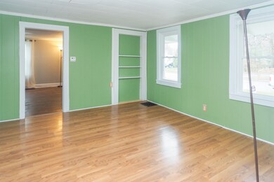 411 S. Jefferson St, Marshall (111 of 25