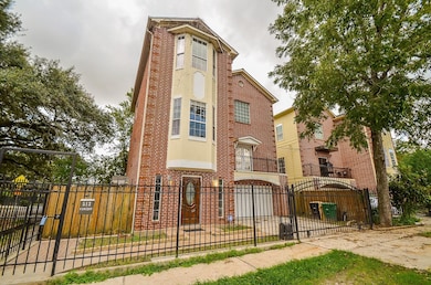 513 Vincent St, Houston, TX 77009 - photo 2