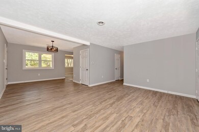 4301 Calvert Cir, Frederick, MD 21703 - photo 4