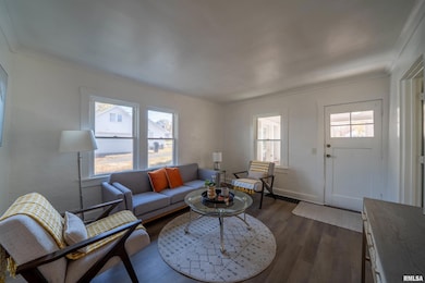 729 E Seneca Place, Peoria, IL 61603 - photo 5