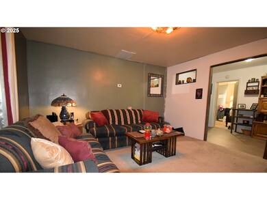 309 W 7th St, the Dalles, OR 97058 - photo 7