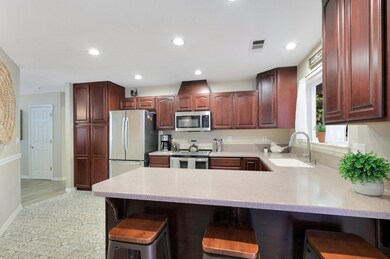 Spacious Kitchen - Breakfast Bar