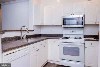 11373 Aristotle Dr unit 9-209, Fairfax, VA 22030 - photo 6