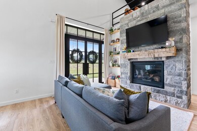 504 Hackamore Ct, Weatherford, TX 76088 - photo 6