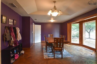 1639 Brenda Hursh Dr, Wichita Falls, TX 76302 - photo 3