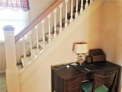 Entry/Foyer.