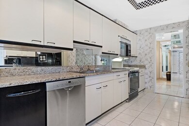 79 Florence St unit 210S, Chestnut Hill, MA 02467 - photo 4