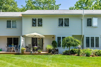 32 Highland Green Ln, Merrimack, NH 03054 - photo 5