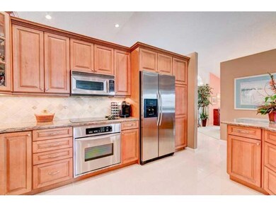 Kitchen. Beautifully updated kitchen with granite