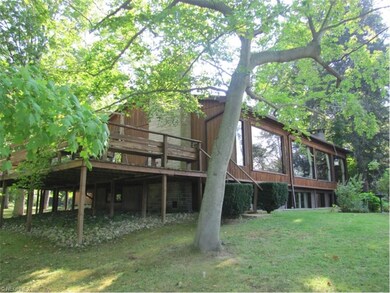 oblique view from west - showing the gorgeous deck