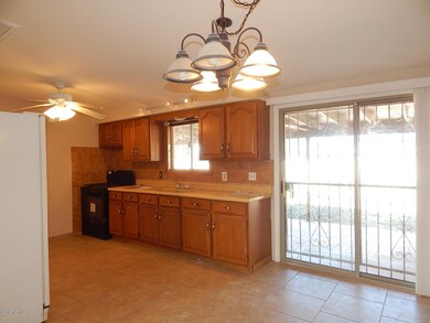 Kitchen / Dining Area