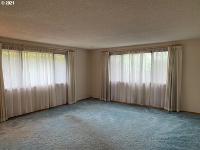 595 N Cedar St, Canby, OR 97013 - photo 3