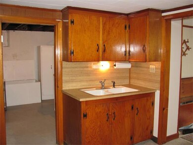 31 Pickering Ave unit 2, Bellingham, MA 02019 - photo 2