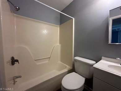 1225 New Hope Ln unit B, Winston Salem, NC 27105 - photo 6