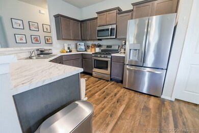 Stainless appliances, GE French Door Refrigerator,