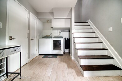 15 Peck Court-3