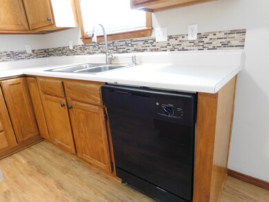 416 N Becky Cir, Nixa, MO 65714 - photo 2