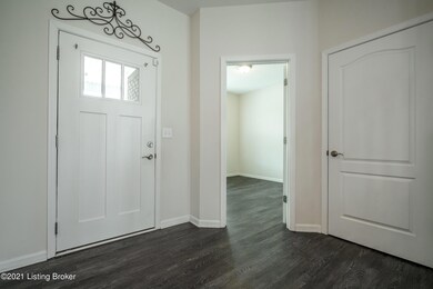 9100 Tamarack Grove Ln, Louisville, KY 40291 - photo 6