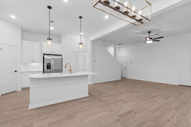 130 W Coralburst Loop, Montgomery, TX 77316 - photo 6