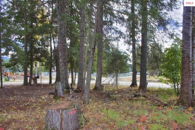 South View walk to boat moorage and launch