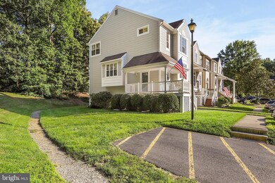 8301 Southern Oaks Ct, Lorton, VA 22079 - photo 4