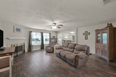 6715 Grant Dr, Magnolia, TX 77354 - photo 5