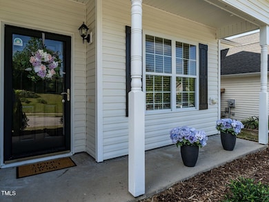 003-1280x960-front-porch
