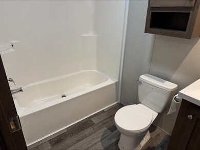 2449 Maple Dr unit 151, Kawkawlin, MI 48631 - photo 7