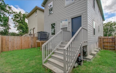 2206 Abernathy St, Houston, TX 77026 - photo 3